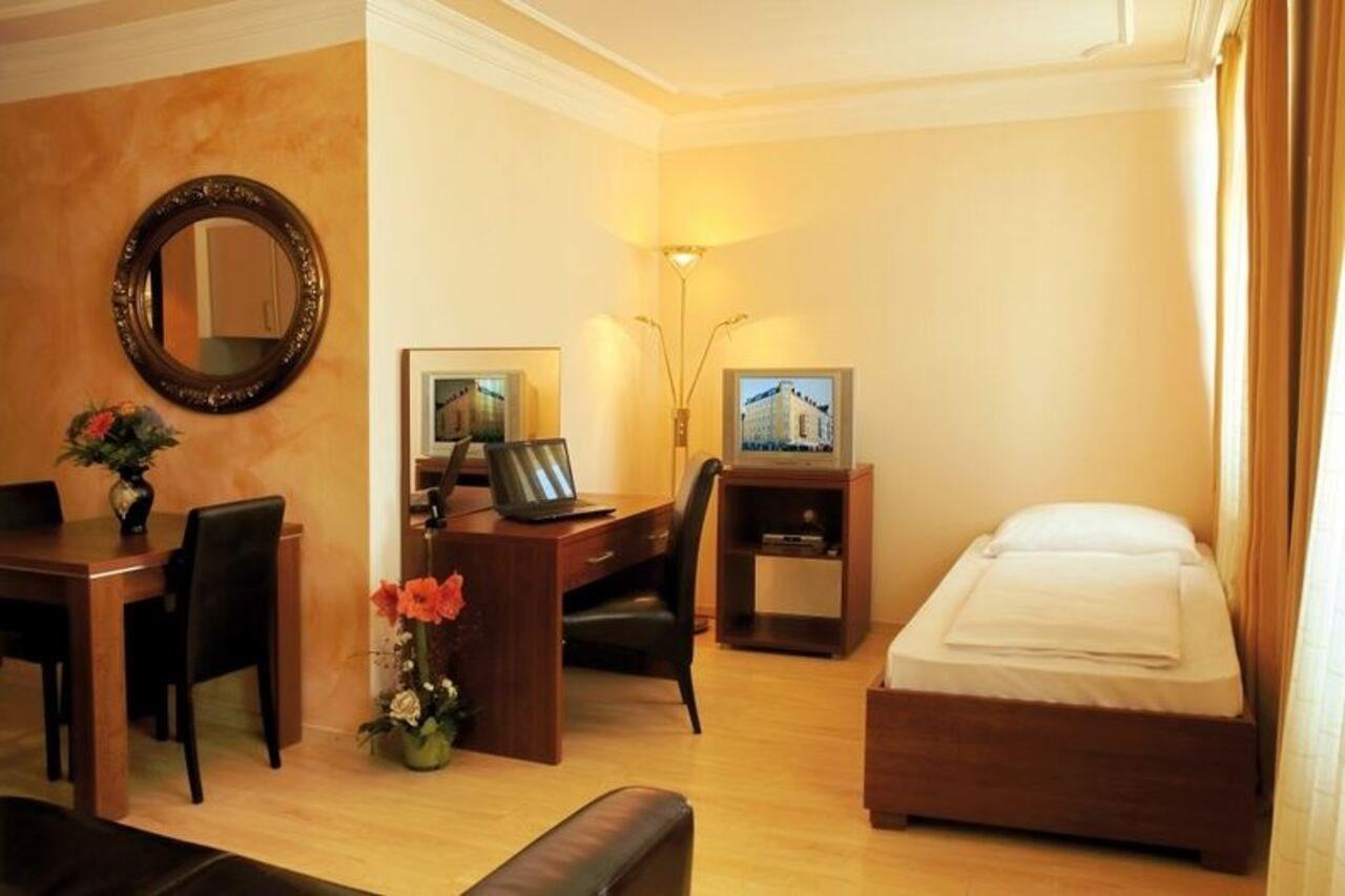 Hotel Atlas Residence Мюнхен Стая снимка