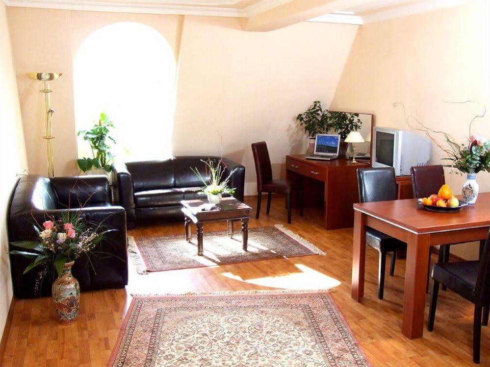 Hotel Atlas Residence Мюнхен Екстериор снимка